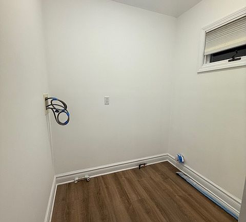4th image of 31 Scudder St Floor 2