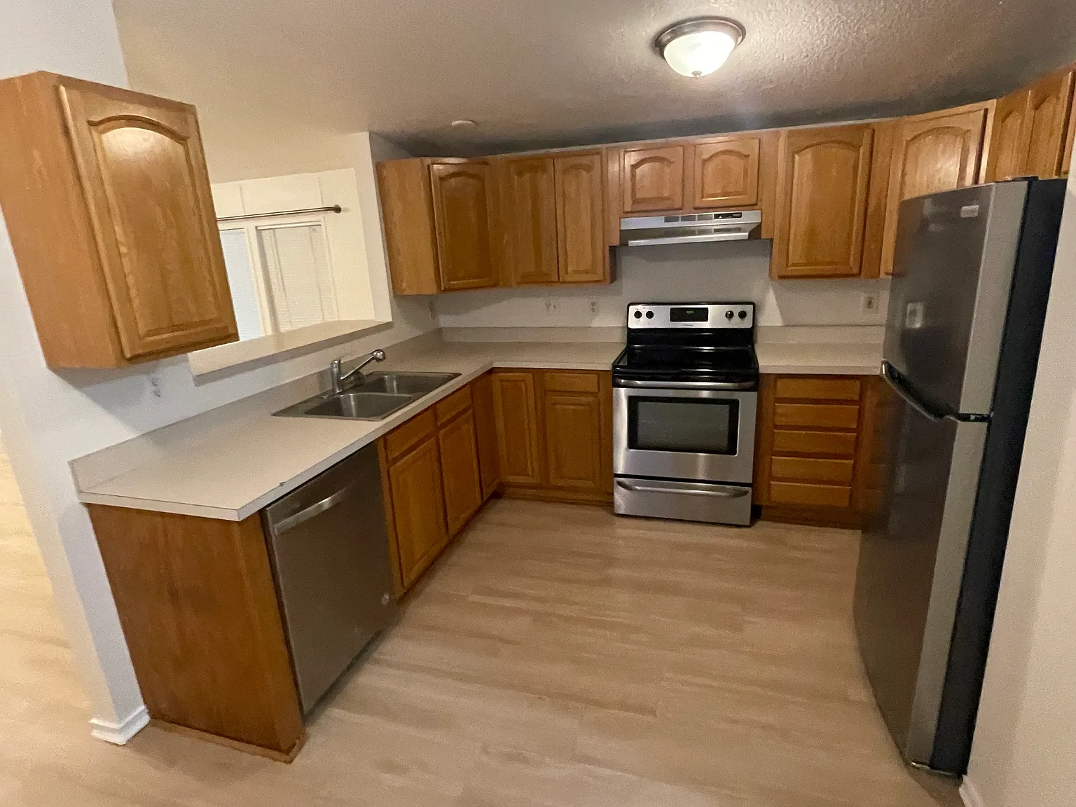 2 bed, 960 sqft, $1,600 — Photo 4