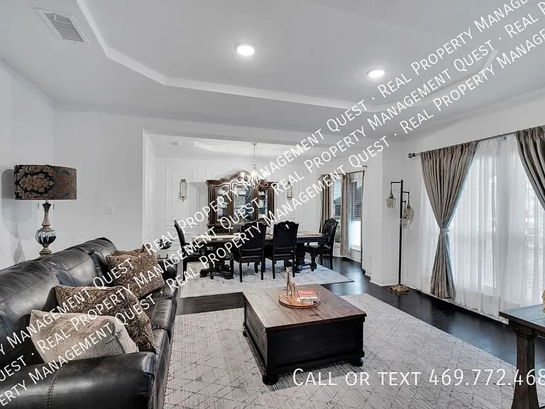 1767 Shumard St — Photo 4