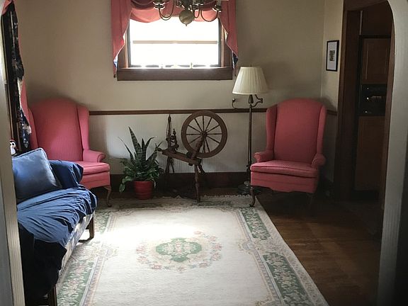 3rd image of 232 Bachtel St SE