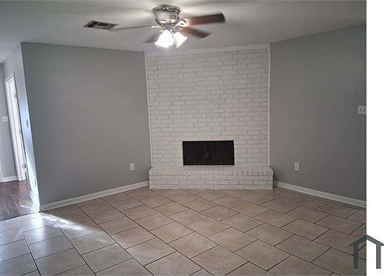 2nd image of 2112 Yorktowne Dr