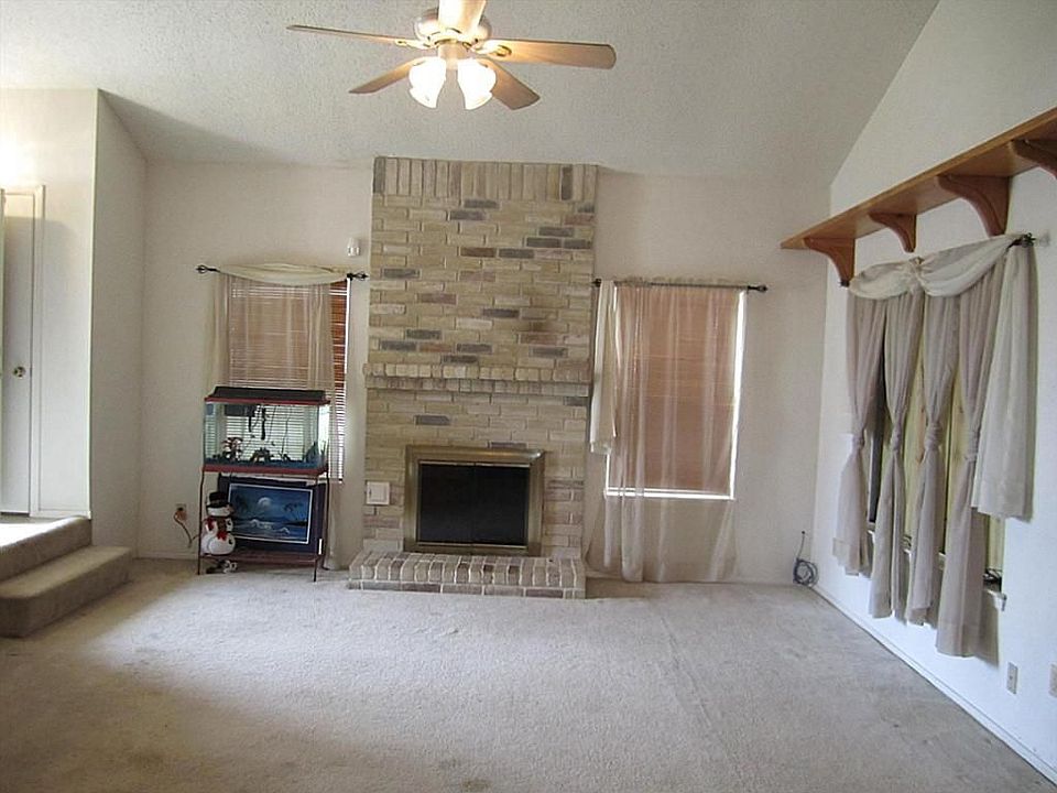2nd image of 7618 Alegria Dr