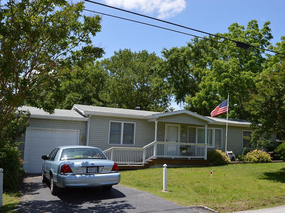 1st image of 18 Turner Dr