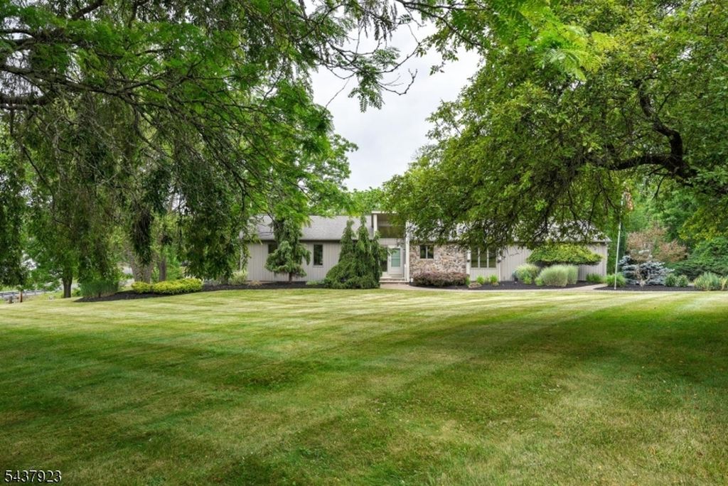 1 Hendrick Rd, Flemington, NJ - View 4