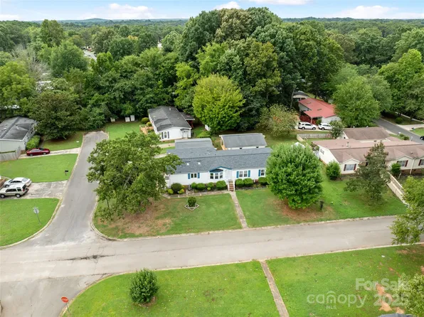 5909 Lake Valley Rd, Clover, SC 29710