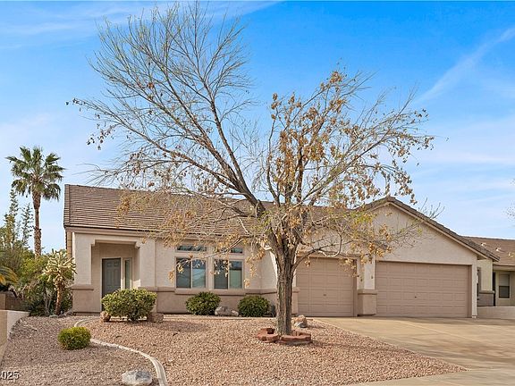 4th image of 1077 Las Palmas Entrada Ave