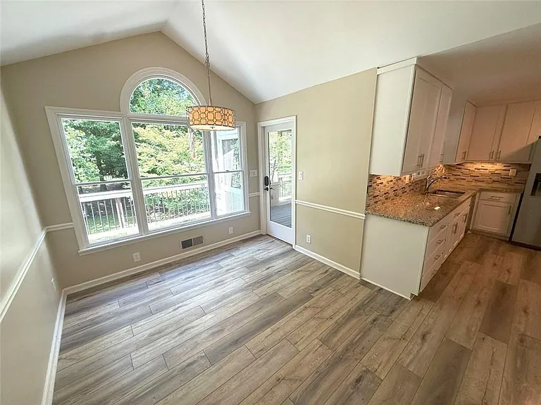 1150 Falstaff Dr — Photo 13