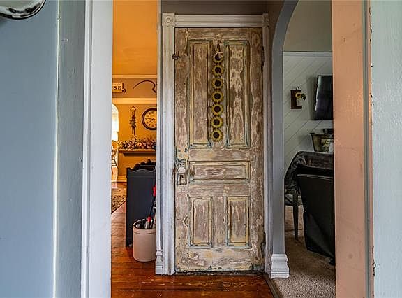 3rd image of 33 N Railroad St