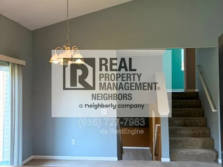 1636 Northbend Dr NE — Photo 11