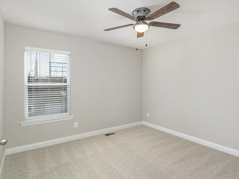 502 Station Ct — Photo 22