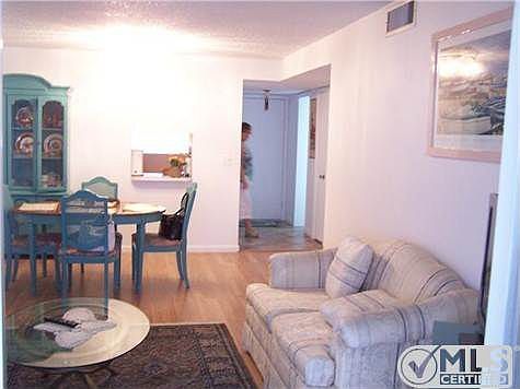 4th image of 2601 NE 3rd Ct #2070