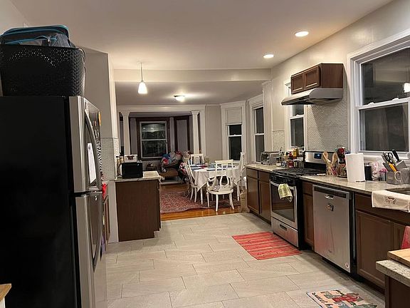 4th image of 554 Central Ave #2A