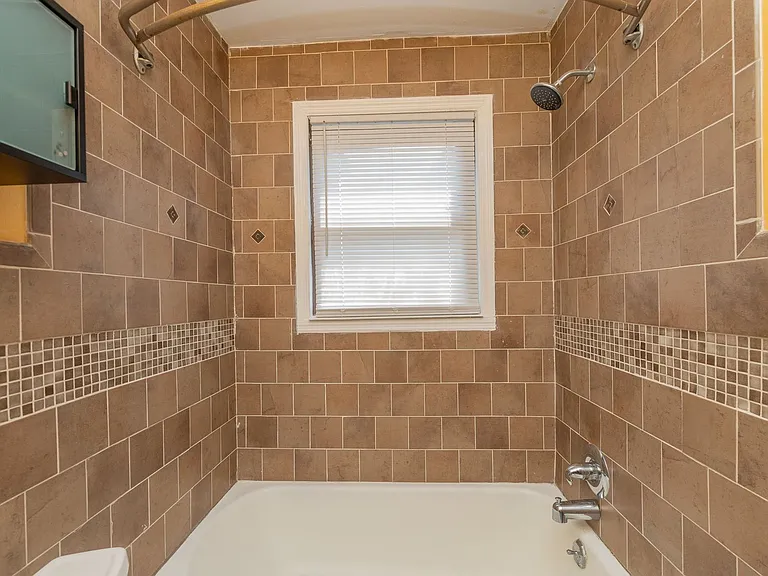 315 Georgia Ave — Photo 28