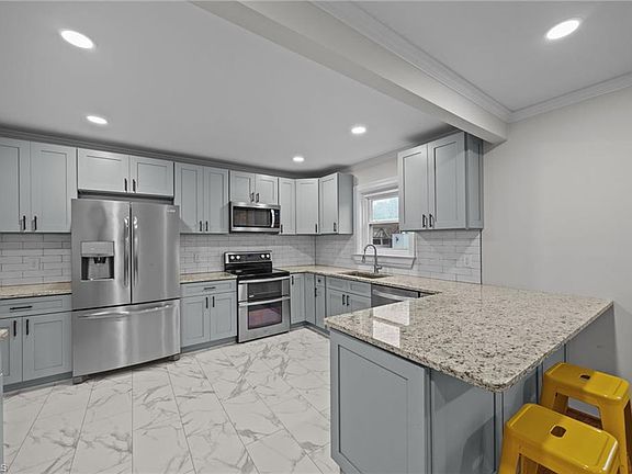 5th image of 509 Country Club Dr