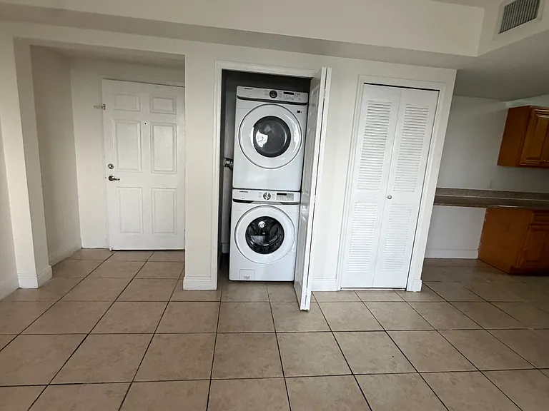 6357 SW 8th St #702 — Photo 21