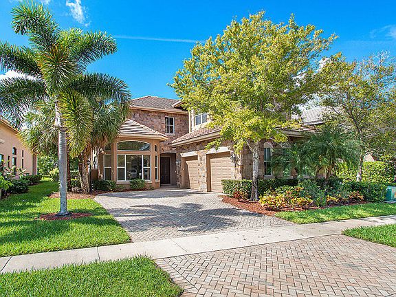 2nd image of 3513 Collonade Dr