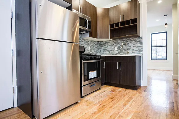 Rented by Nooklyn NYC LLC | media 19