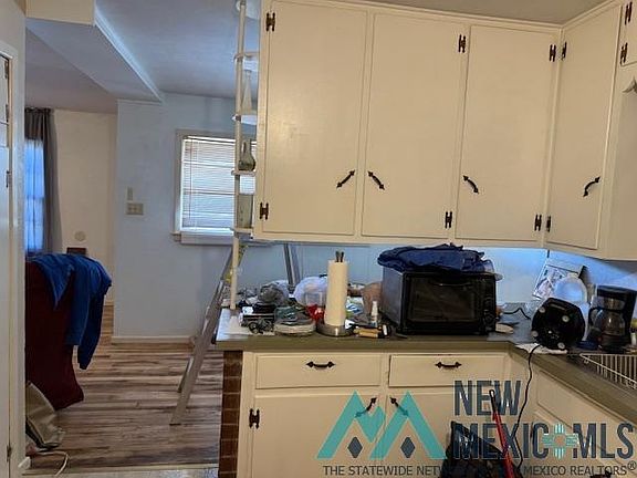 5th image of 528 W 16th Ln