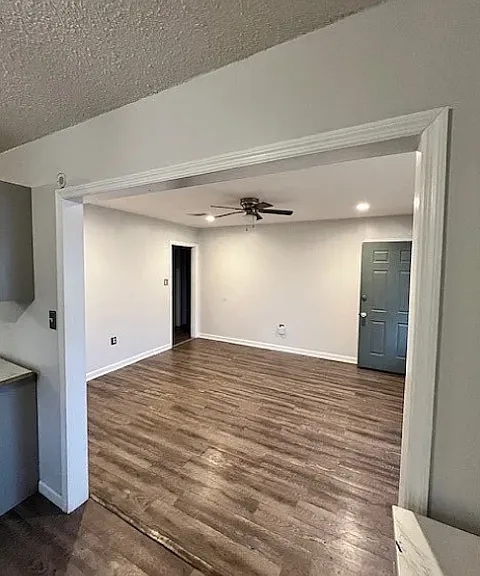 3070 Tremont St — Photo 5