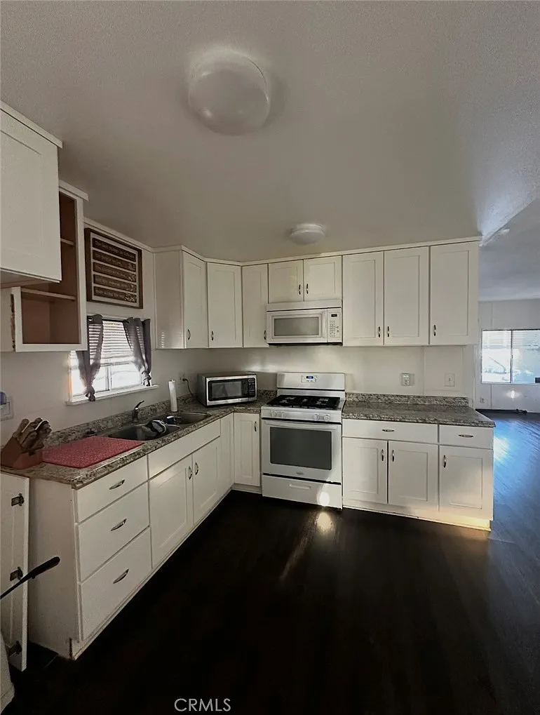 2 bed, 800 sqft, $1,500 — Photo 4