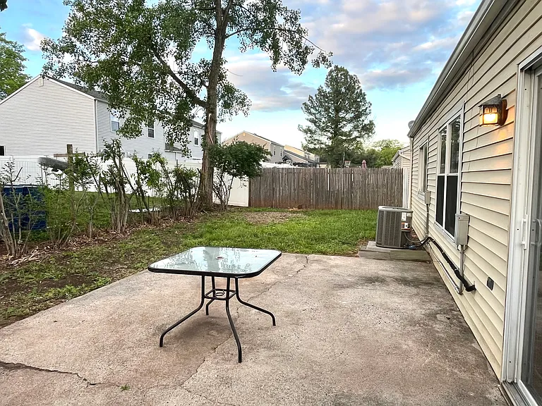 149 Zwolak Ct — Photo 25
