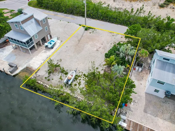 825 Hawksbill Ln, Sugarloaf Key, FL 33042