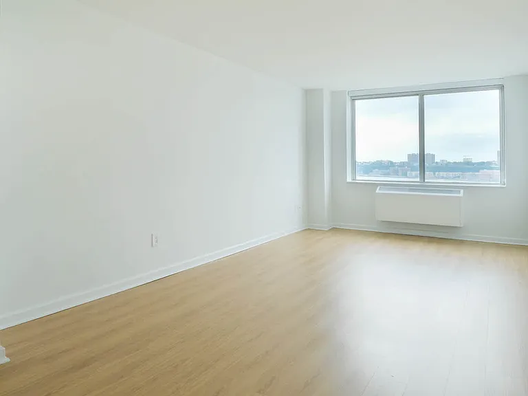 180 Riverside Blvd #510 — Photo 62