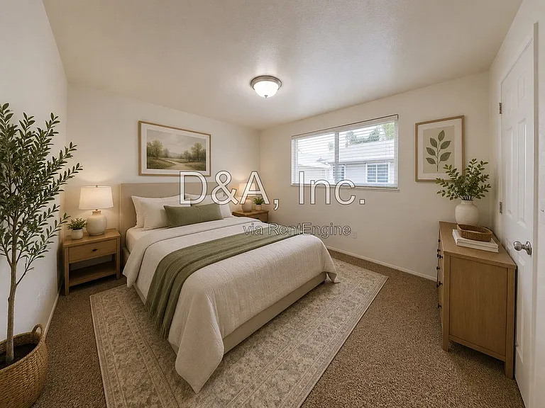 140 NE Conifer Blvd #8 — Photo 7