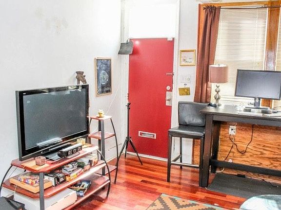 4th image of 433 Poplar St #000001