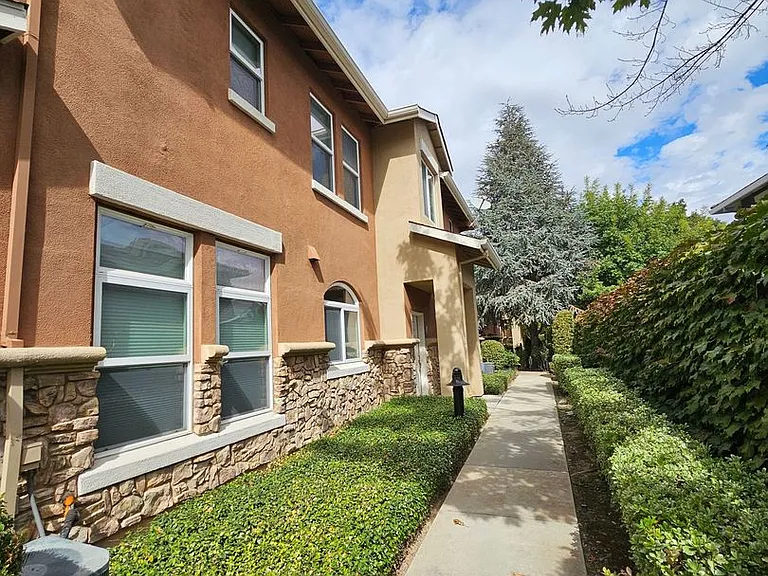 7910 Walerga Rd — Photo 36