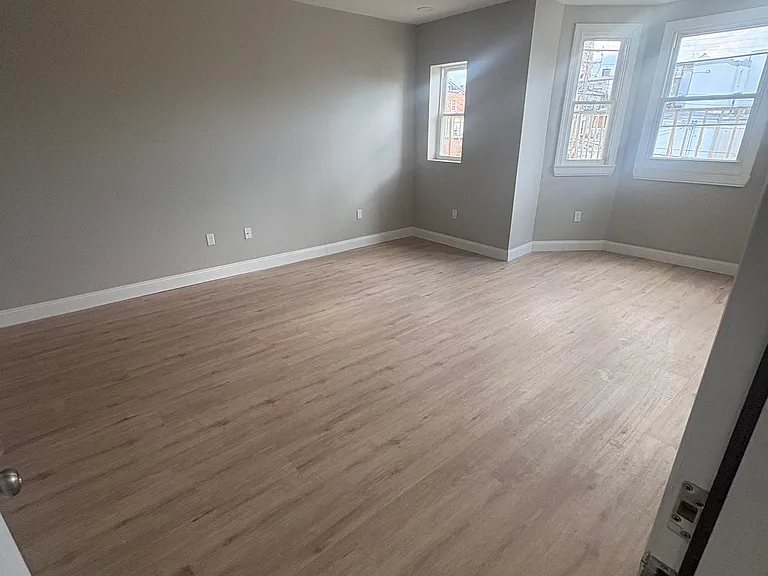 2105 Maryland Ave #404 — Photo 20