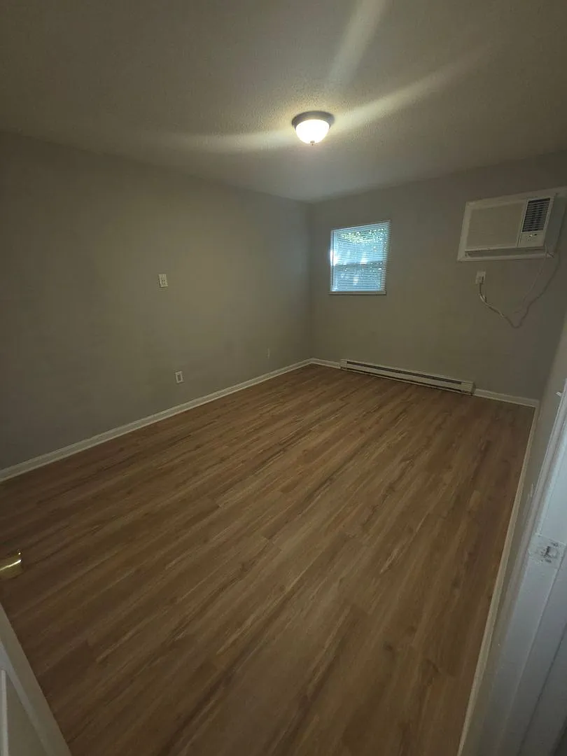 1400 W. Academy Street Apt #2 — Photo 3