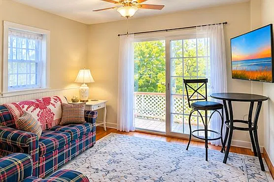 1 bed, 550 sqft, $1,350 — Photo 1
