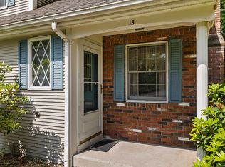 13 Waterview Dr, Windsor, CT 06095