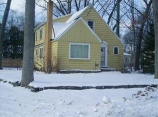 3511 Algonquin Dr, Norton Shores, MI