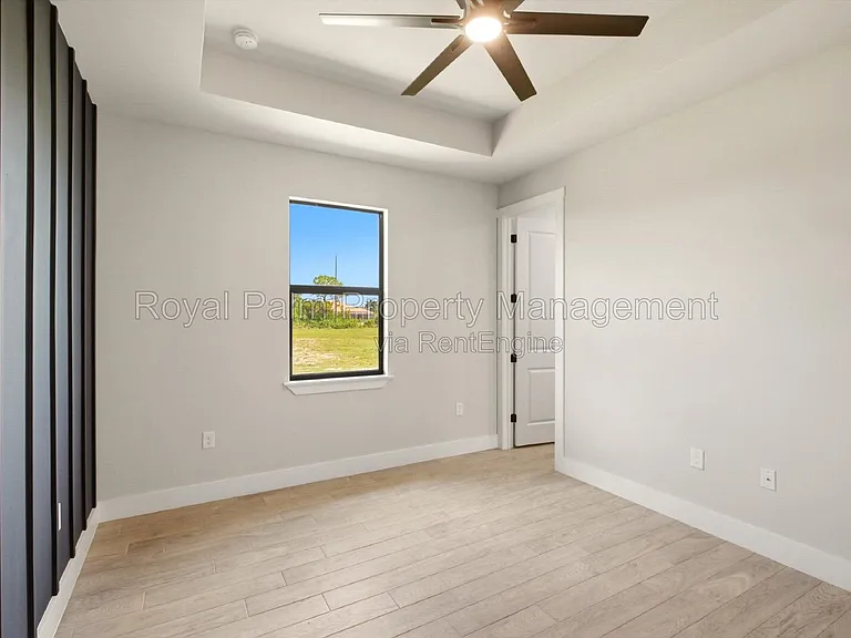 3750 NE 13th Ave — Photo 15