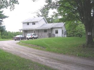 2281 E 24th St, White Cloud, MI 49349