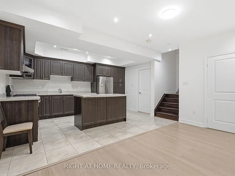 201 Donald Sim Ave #BASEMENT — Photo 11