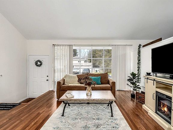 4th image of 71 Cornehlsen Dr