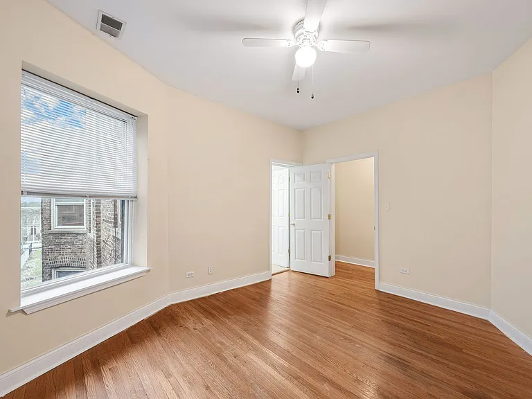 4934 S King Dr #2 — Photo 9
