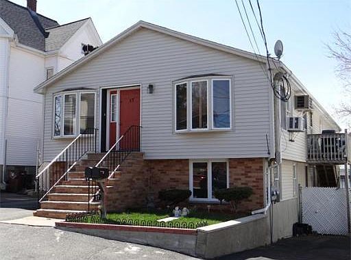 2nd image of 17 Kingman Ave
