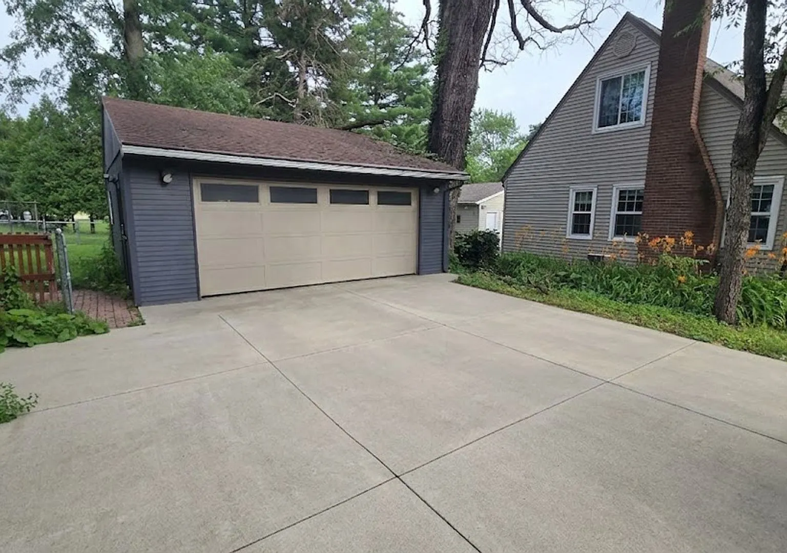 3 Bed 2 Bath House for Rent - Next to Cedar Heights Elementary School — Photo 4