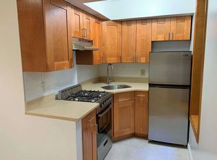 306 W 75th St APT 2B, New York, NY 10023