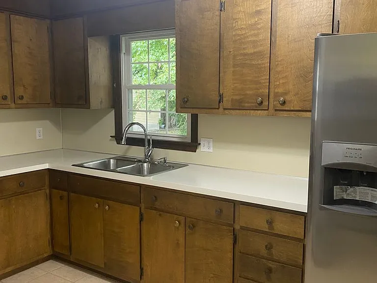 1509 N Respess St — Photo 13