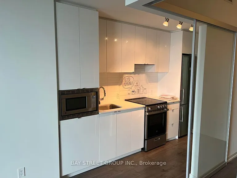 49 E Liberty St #2006 — Photo 19