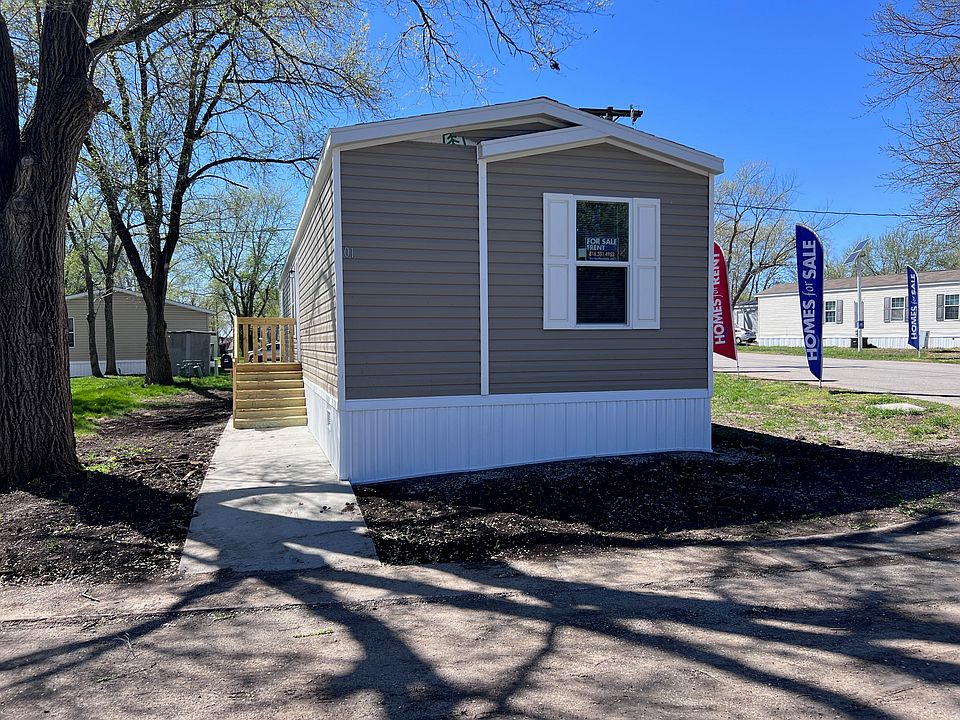 1st image of 1 Jasmine Ln