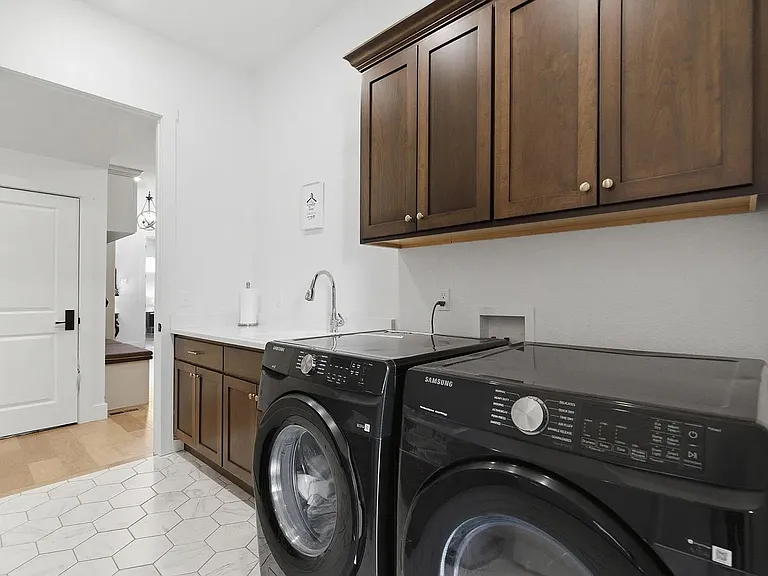 703 S Hickory Dr — Photo 22