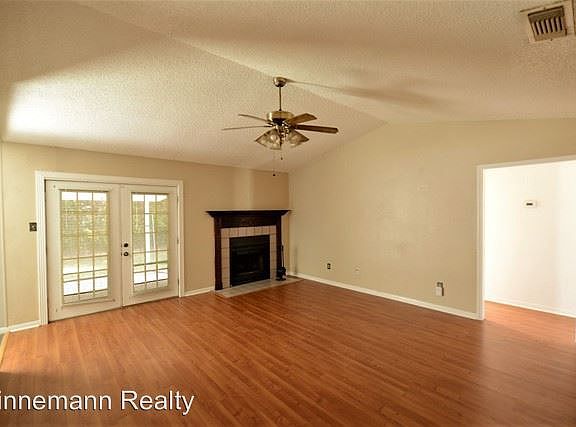 2nd image of 2310 Schwertner Dr