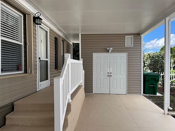 3rd image of 1871 SW 83rd Avenue