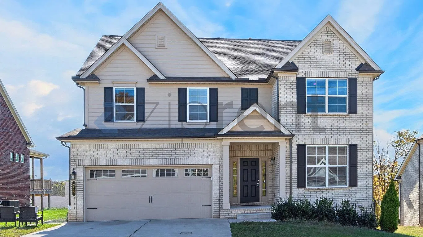 4 bed, 3.5 bath, 2400 sqft, $3,300 — Photo 2